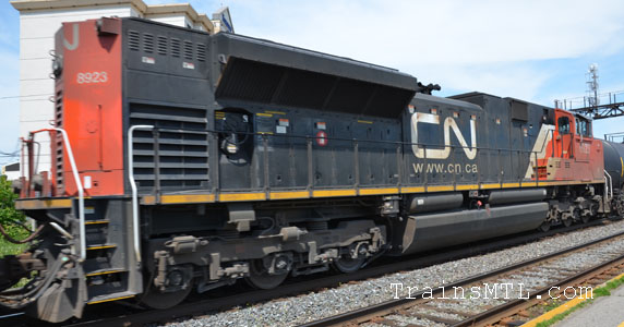 Locomotive CN8923 right side / coté droit